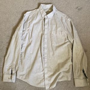 Grey shirt from Ben Sherman. Size: XL